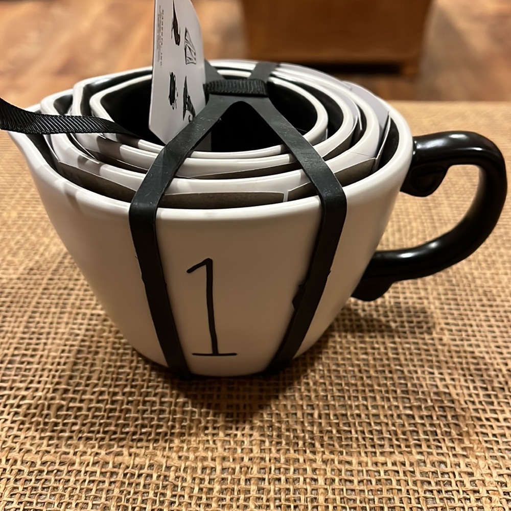 NWT Rae Dunn ghost measuring cups - Picture 2 of 3
